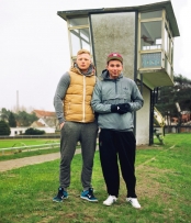 junge Männer - Fußballplatz Premnitz